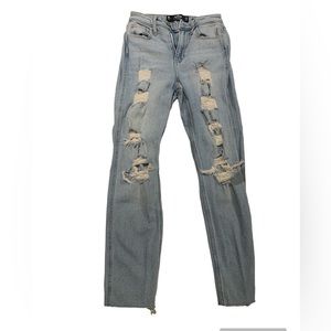 Hollister ultra high-rise mom jean - size 0